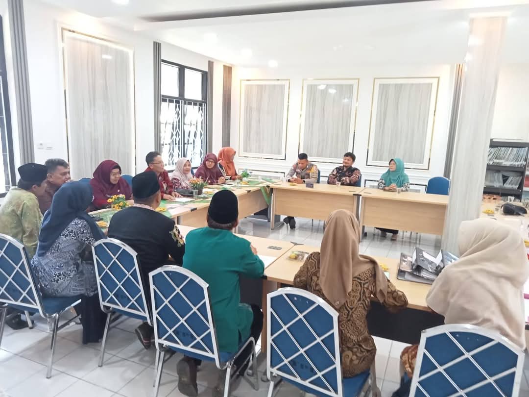 Suasana penilaian Kampung Bajamba TPL Padang Panjang oleh BKKBN Sumbar secara daring.